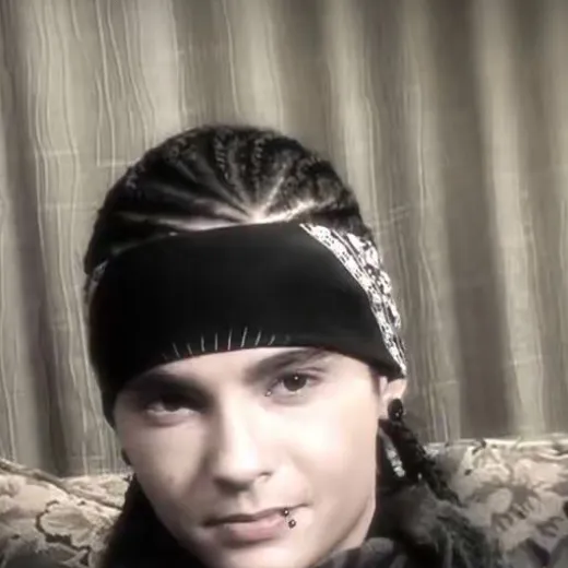 chat with ai character: TOM KAULITZ