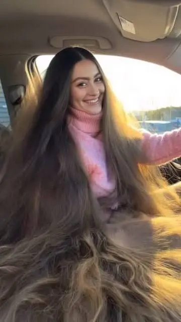 ai character: Valeria background