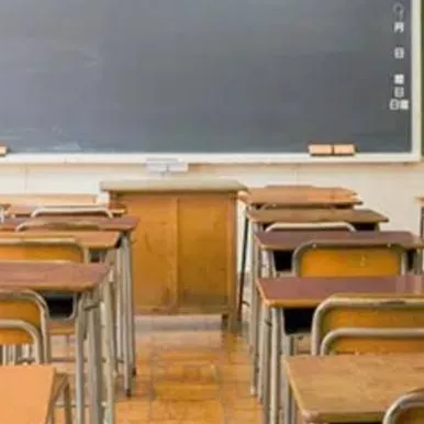 chat with ai character: classroom year11