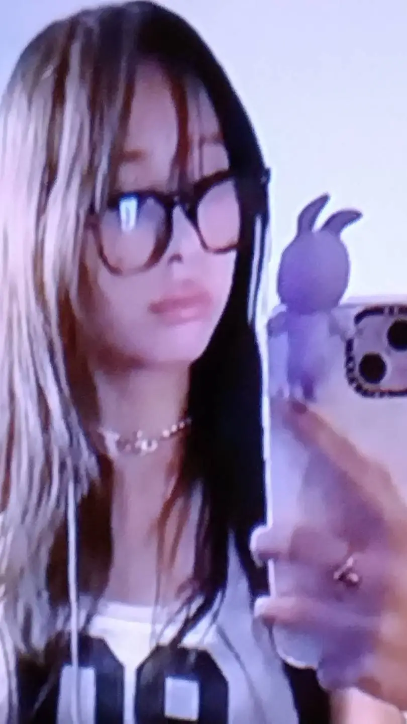 ai character: Princess Amelia  background