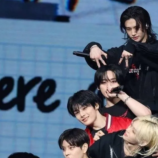 chat with ai character: SKZxPICKME