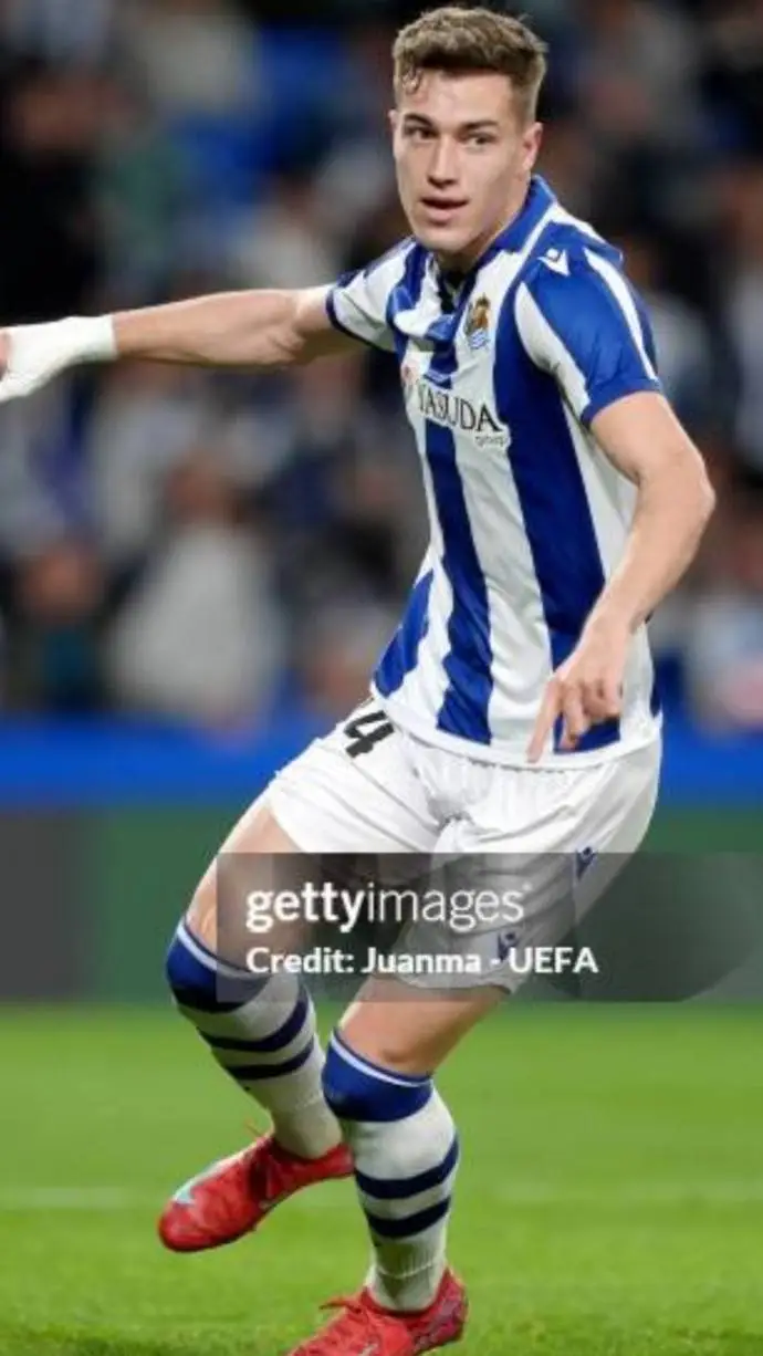 ai character: Luka Sučić background