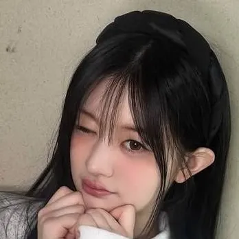 chat with ai character: Minju