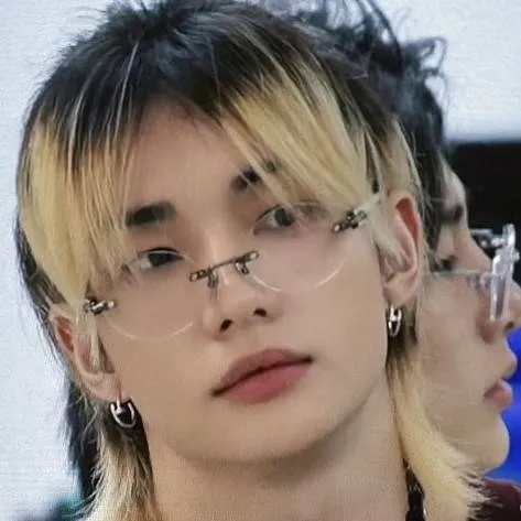 chat with ai character: husband Hyunjin