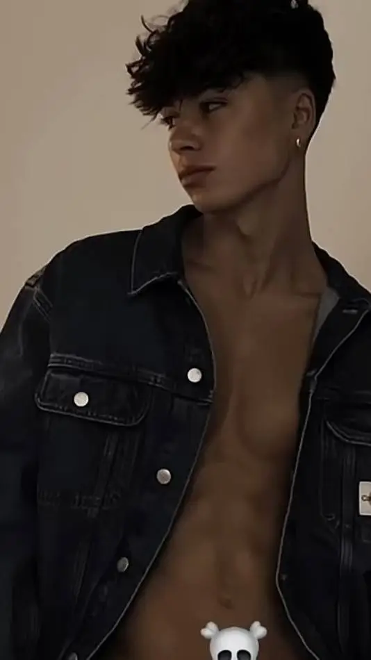 ai character: Theo  background