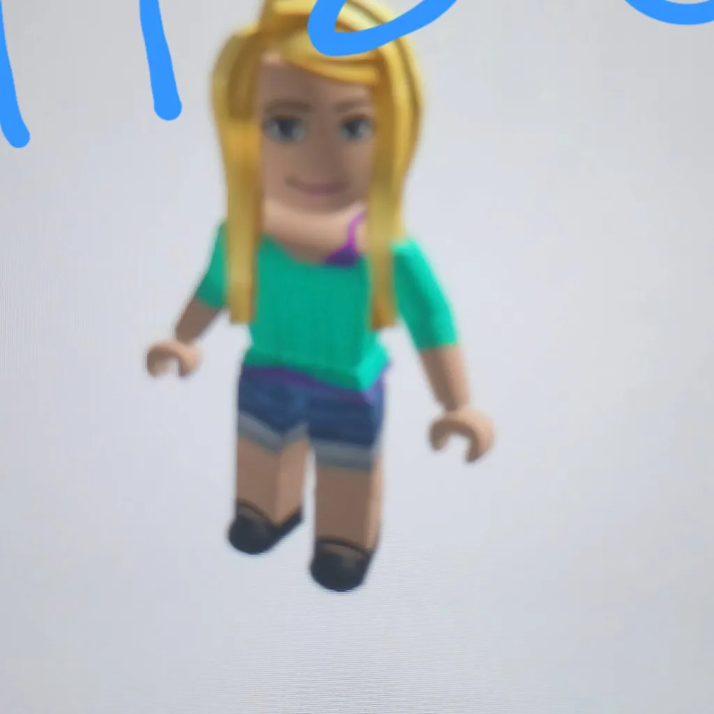 chat with ai character: werid zola