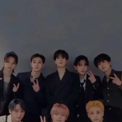 chat with ai character: SKZ🐶🐱🐭🦊🐰