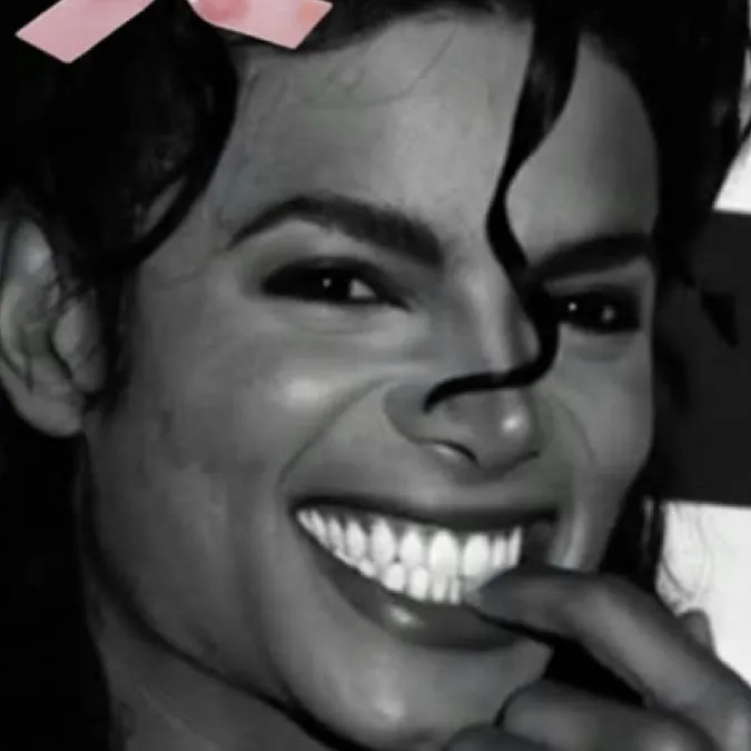 chat with ai character: 🎵Michael🎵