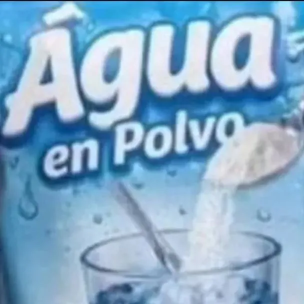 chat with ai character: Agua en polvo