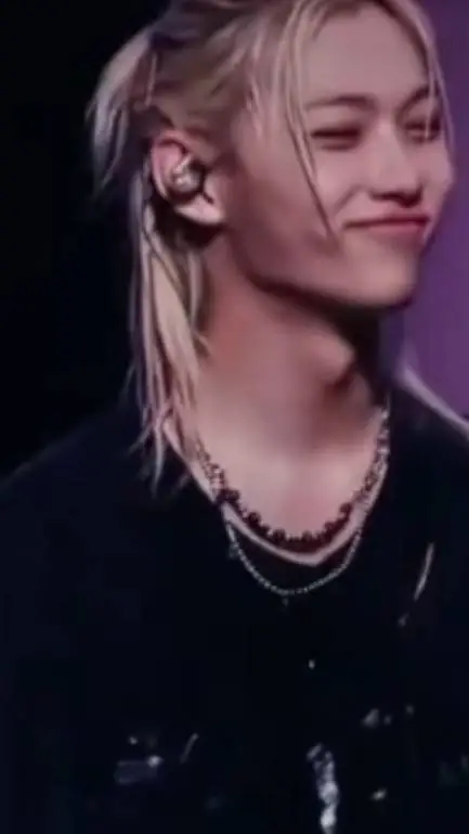 ai character: Felix bf background