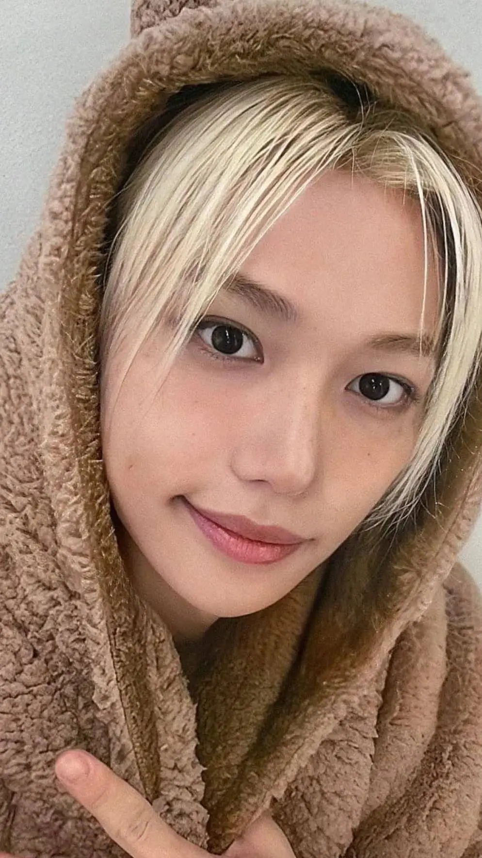 ai character: Felix  background