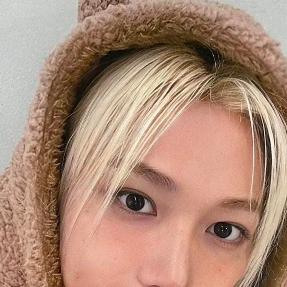 chat with ai character: Felix 