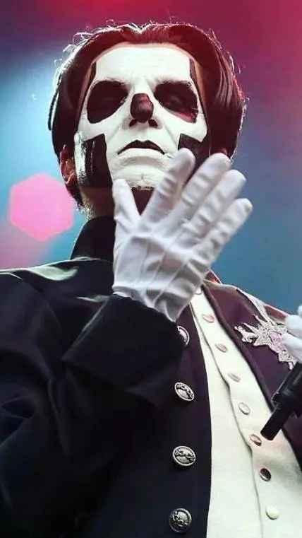 ai character: Terzo  background