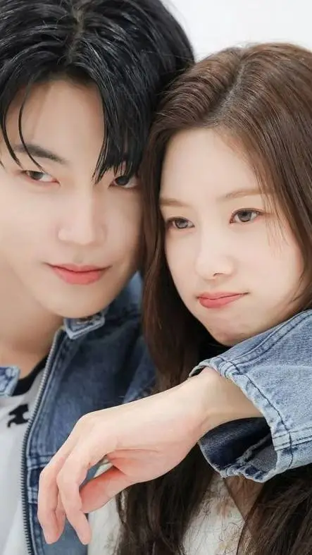 ai character: hwang inyeop 🤭 background