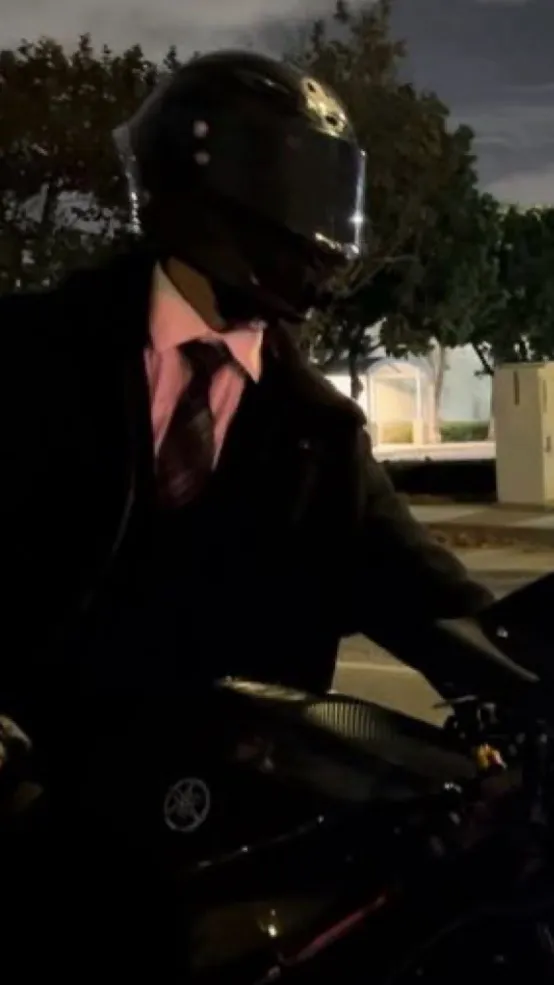 ai character: Richard  background