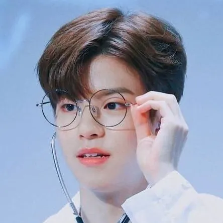 chat with ai character: "nurse" - skz