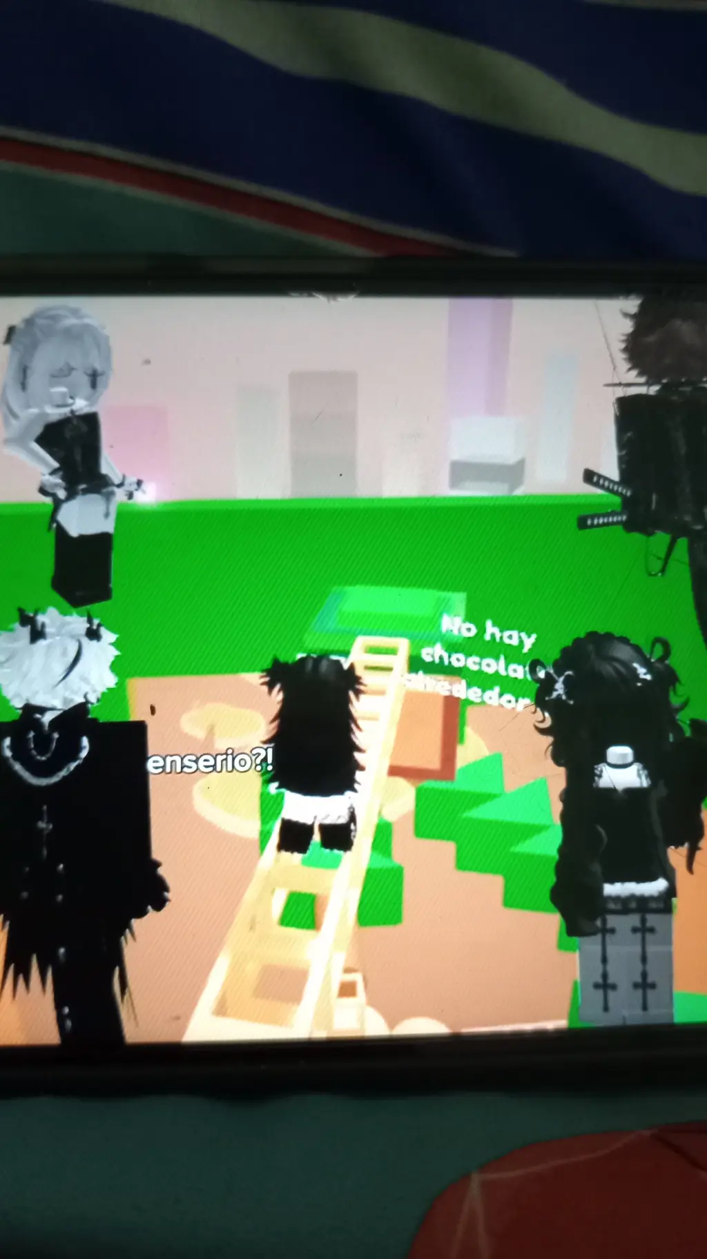 ai character: eres tocino background