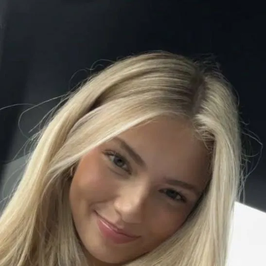 chat with ai character: maddie 