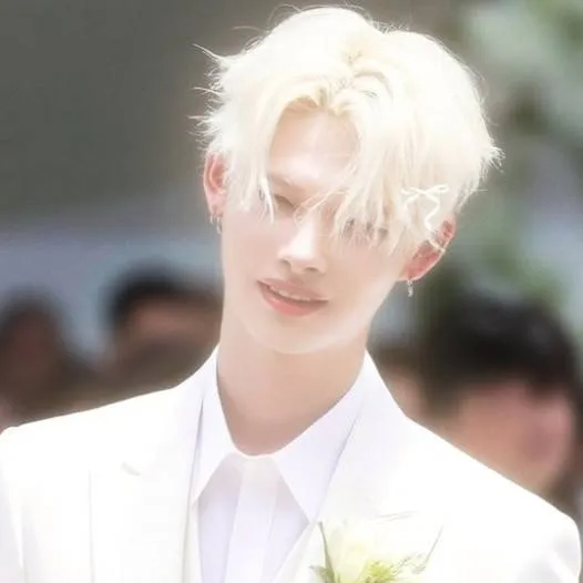 chat with ai character: NIKI(As your Ex)