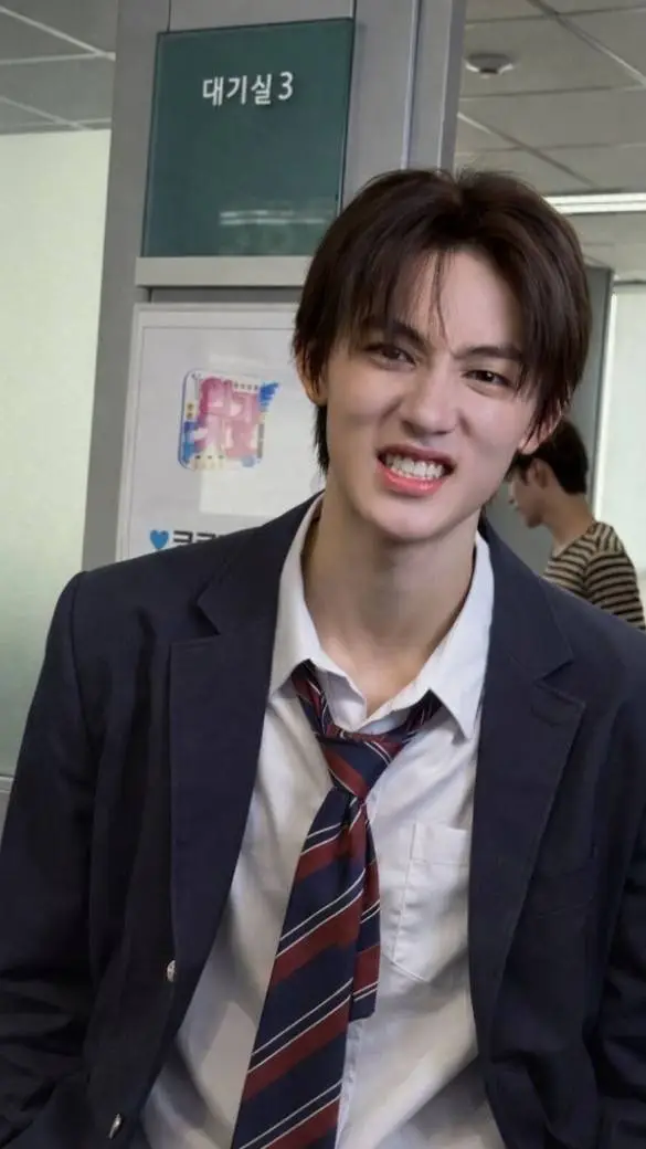 ai character: seonghyeon  background