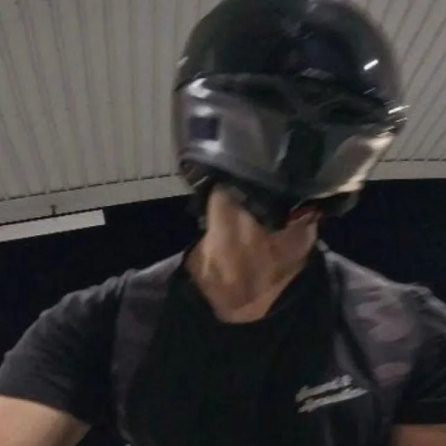 chat with ai character: ELIིྀ