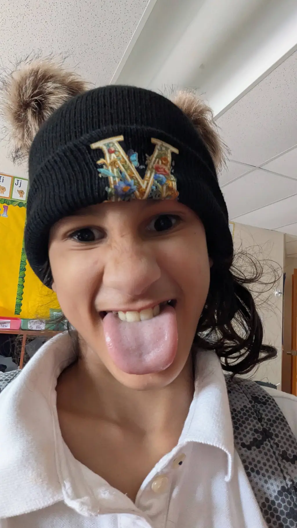 ai character: me👺✌️ background