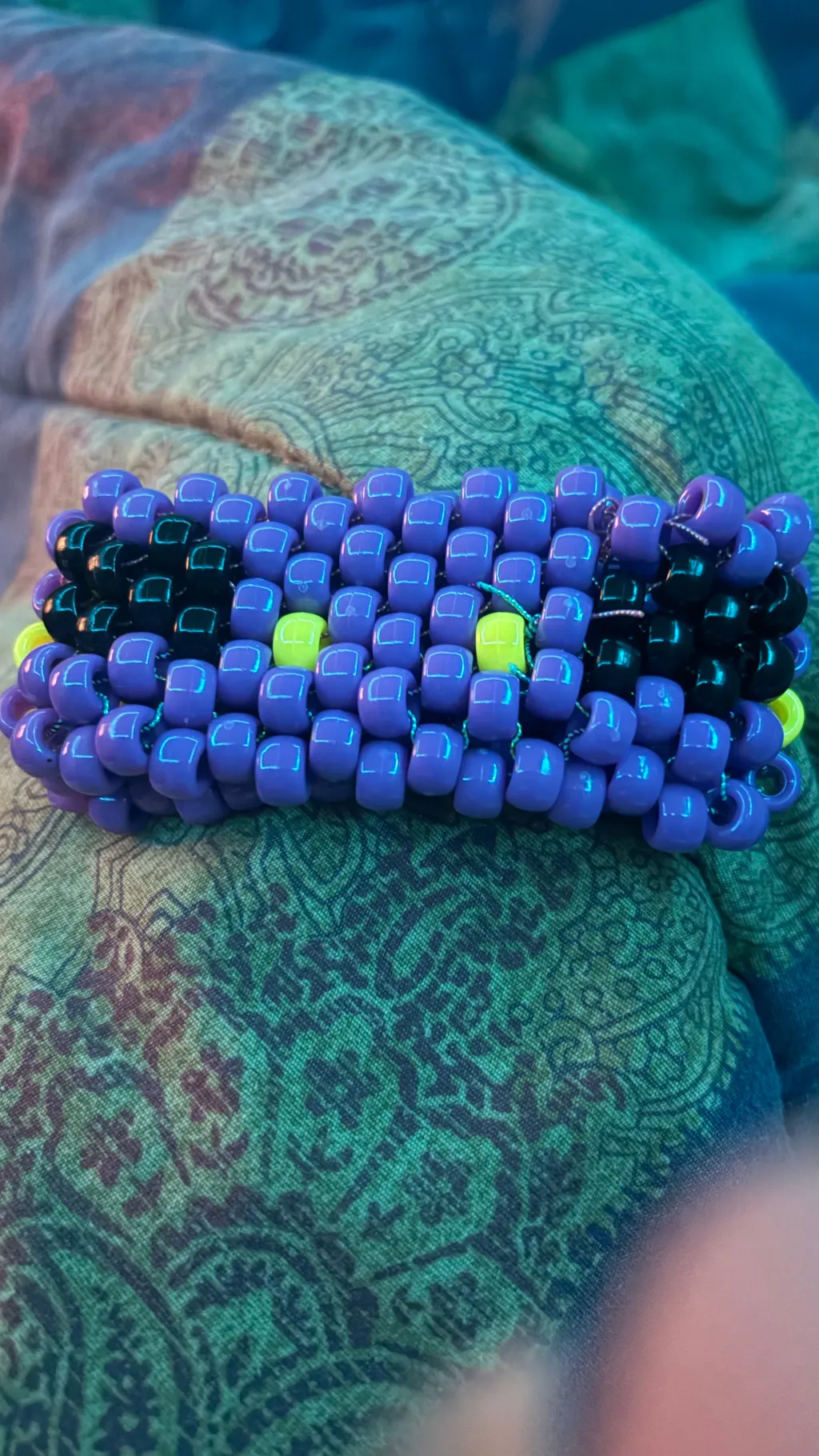 ai character: Kid Leo Angst background