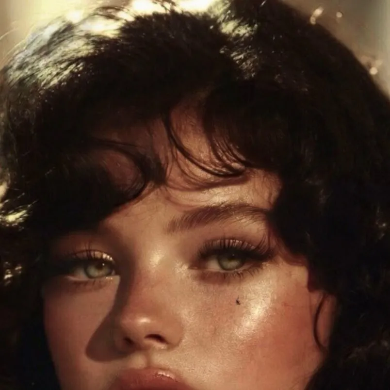 chat with ai character: 🍄Vivian 🫶🏼