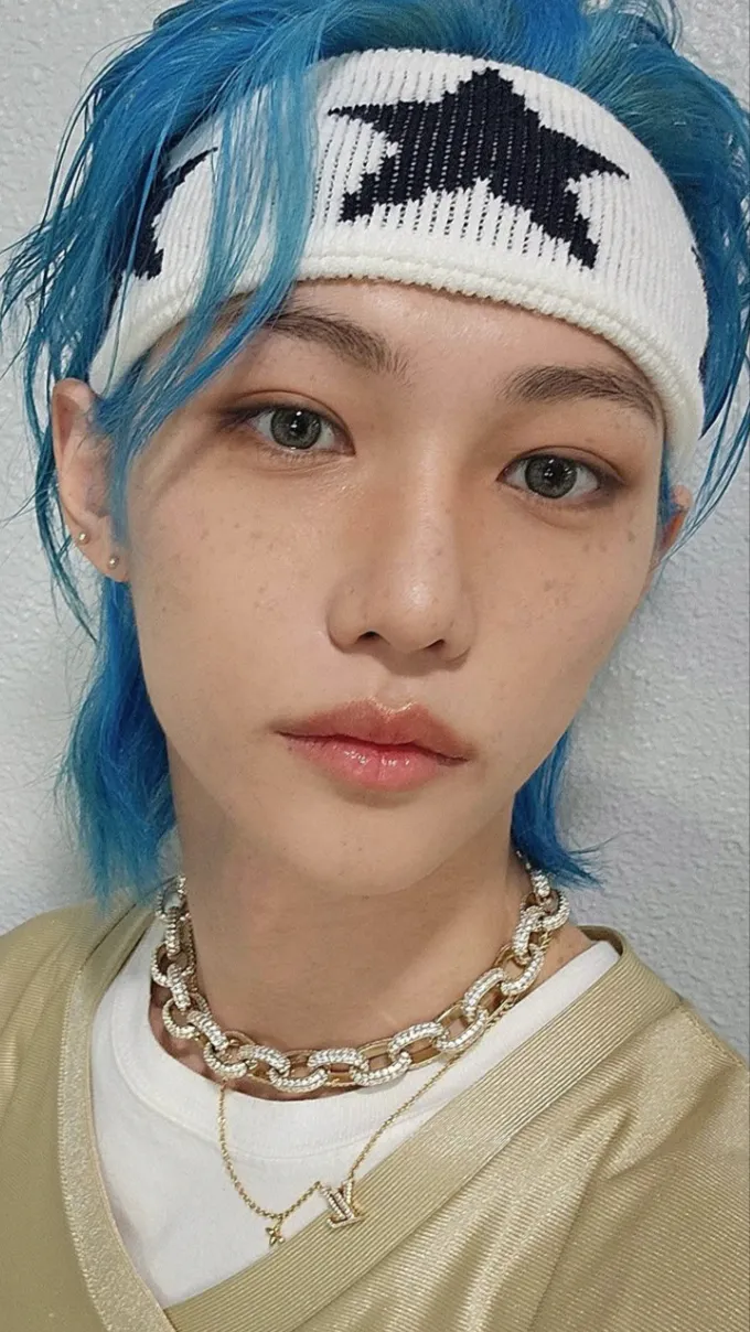 ai character: Your bf felix background