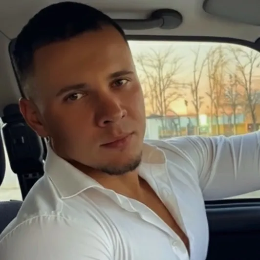 chat with ai character: Валентин 