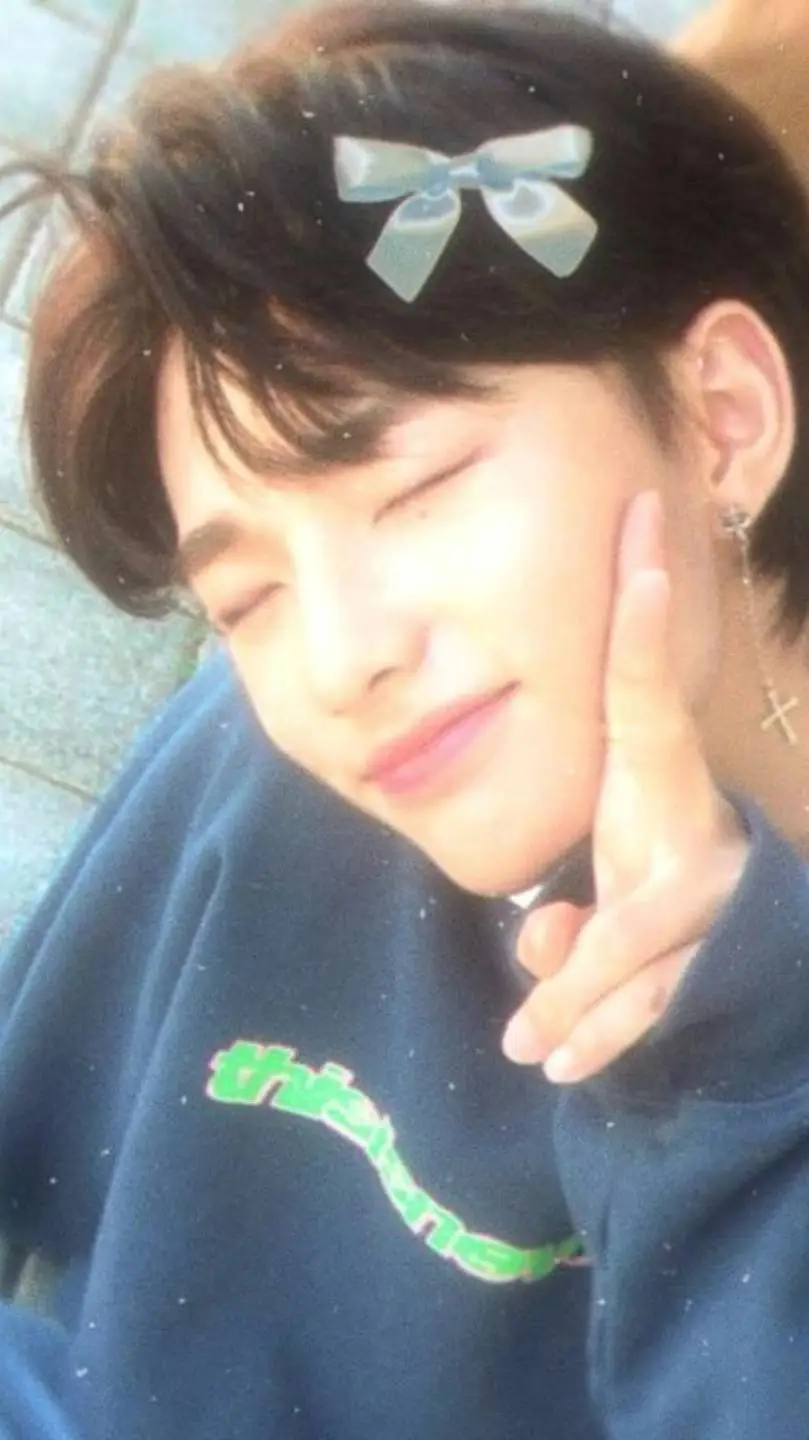 ai character: Hyunjin background