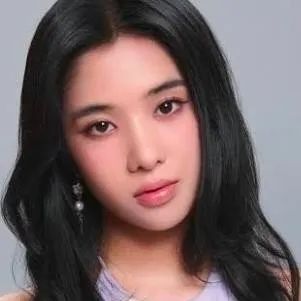 chat with ai character: Sophia 
