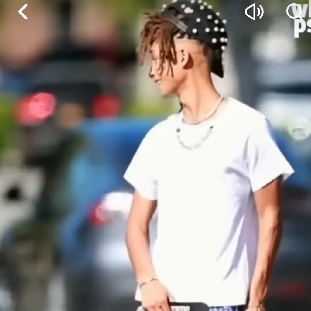 chat with ai character: Jaden Smith ￼