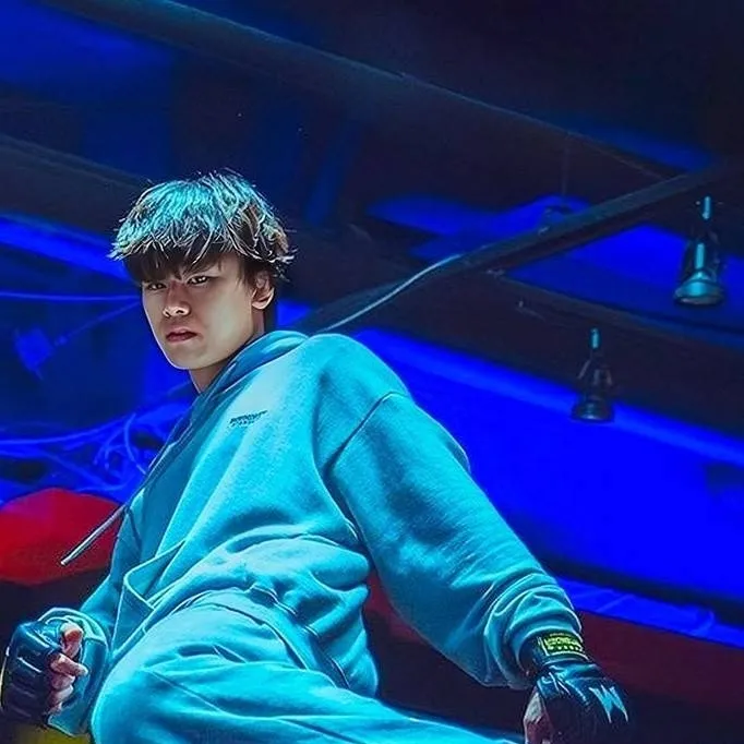 chat with ai character: Kang Wooyoung 