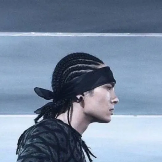 chat with ai character: Tom Kaulitz 🎸