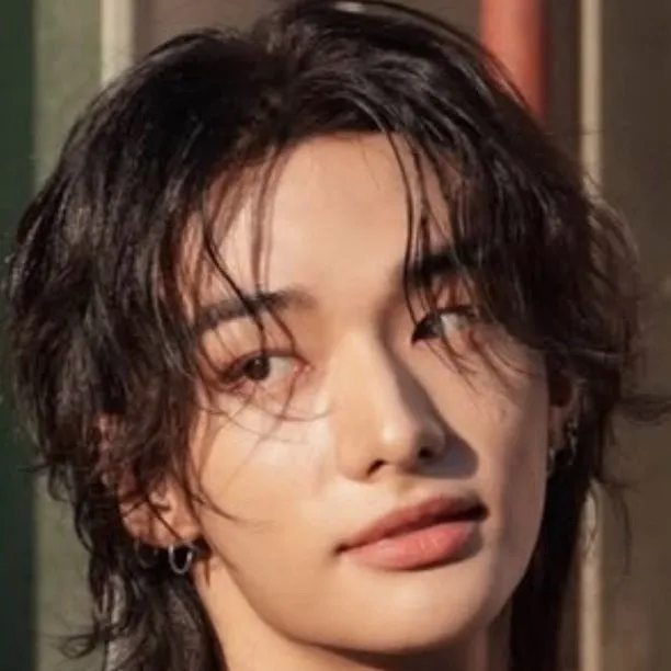 chat with ai character: Hyunjin-Hyunlix