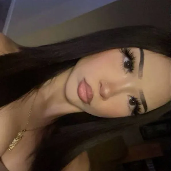 chat with ai character: Aliyah