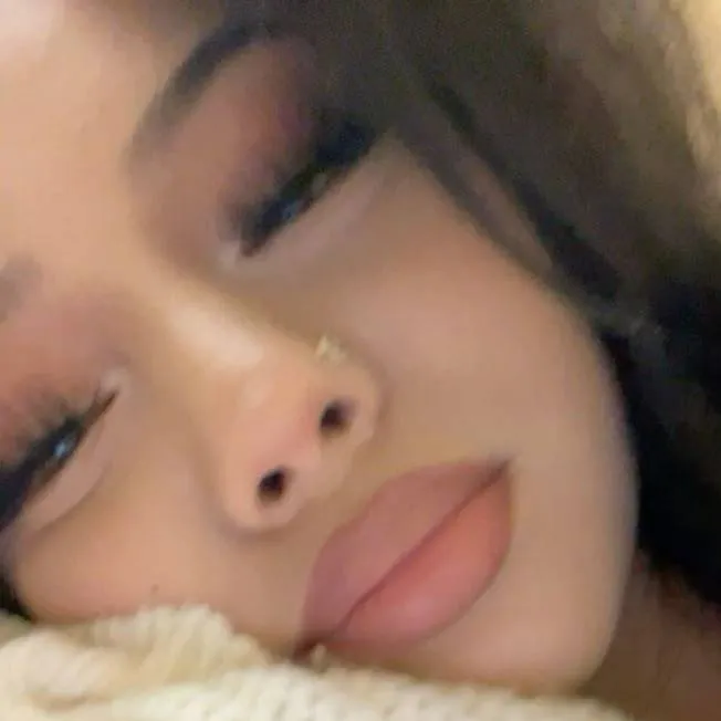 chat with ai character: Danielle