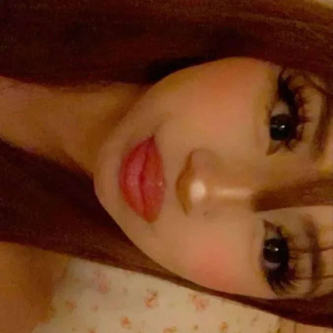 chat with ai character: Jennliea 🌈