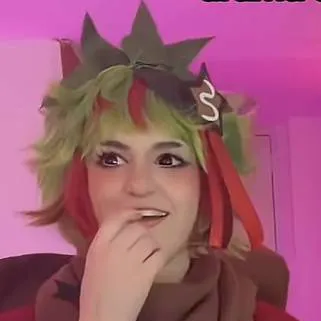 chat with ai character: Cospaste💎