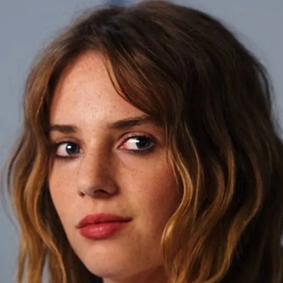 chat with ai character: Robin buckly