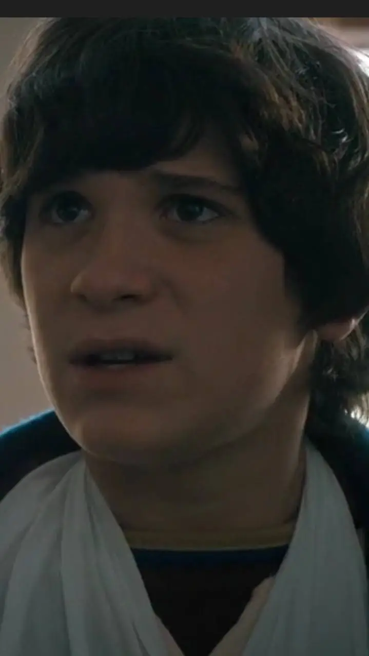 ai character: 𝕋𝕣𝕠𝕪 𝕎𝕒𝕝𝕤𝕙😈 background