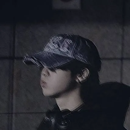 chat with ai character: Han <3