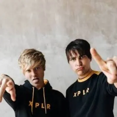 chat with ai character: Sam and Colby 