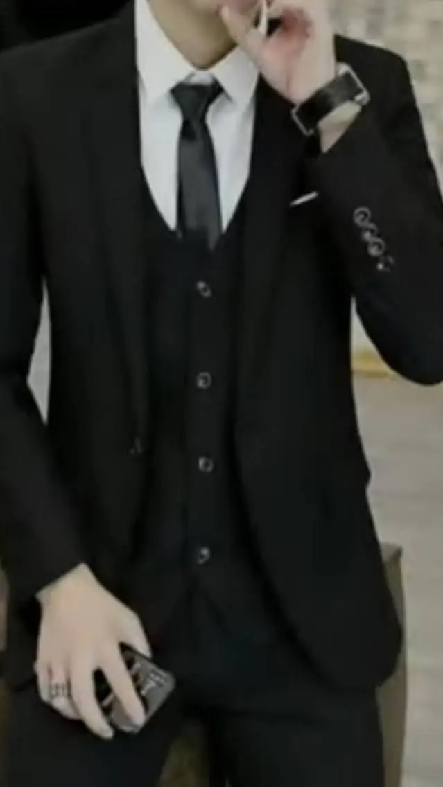 ai character: KIM LEO  background