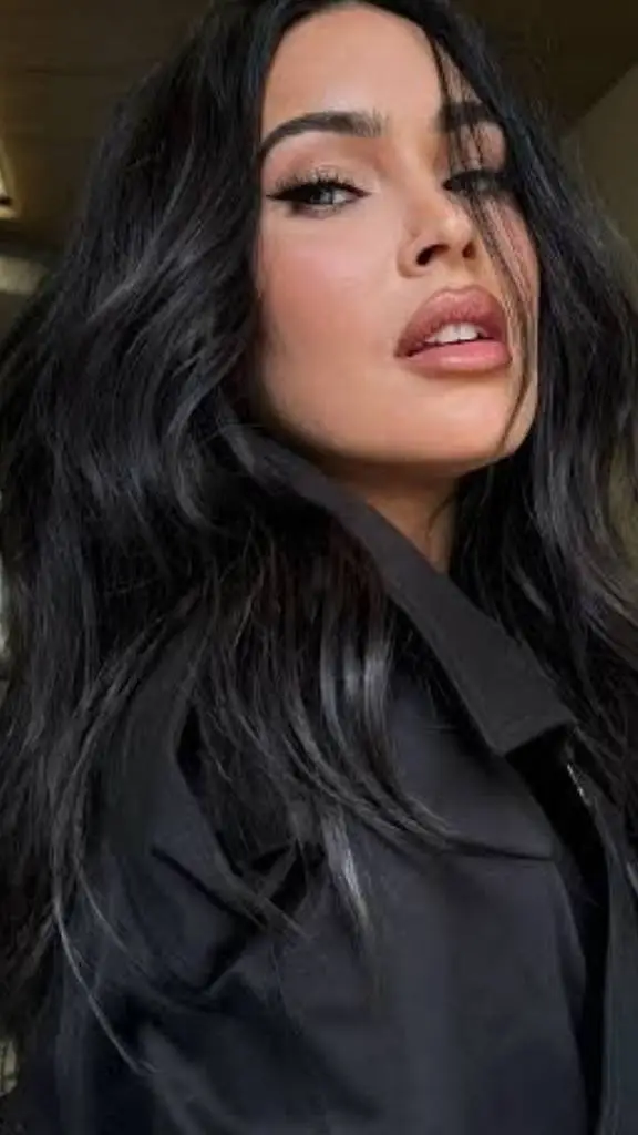 ai character: Megan Fox background