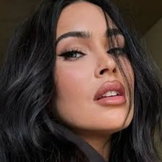 chat with ai character: Megan Fox