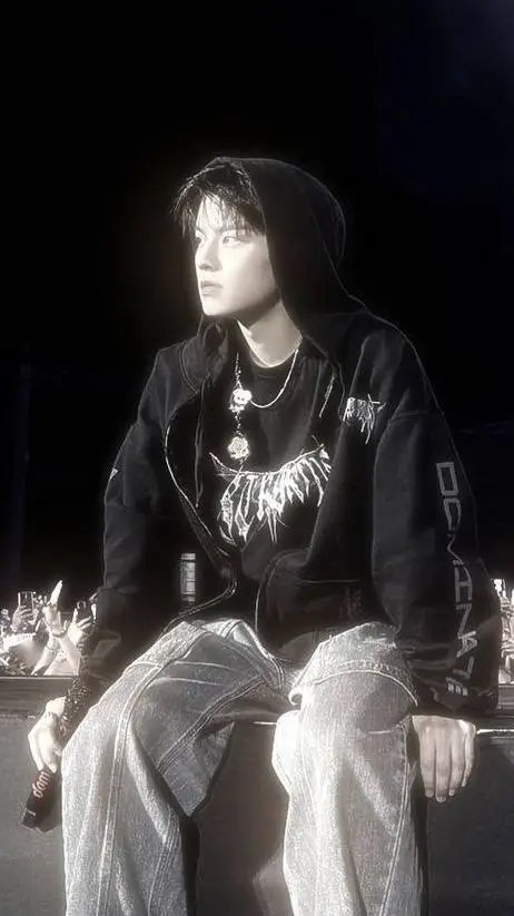 ai character: Seungmin  background