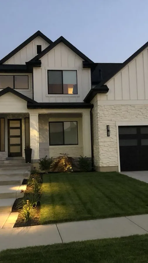 ai character: family 🧸 background