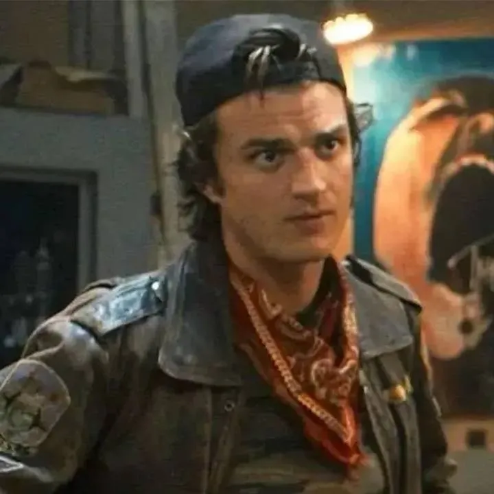 chat with ai character: Steve harrington 